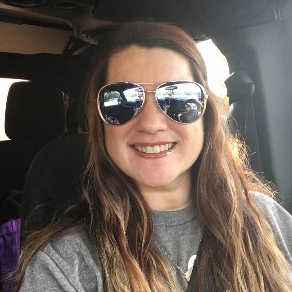 Meet your Posher, Shelly - Picture 1 of 1